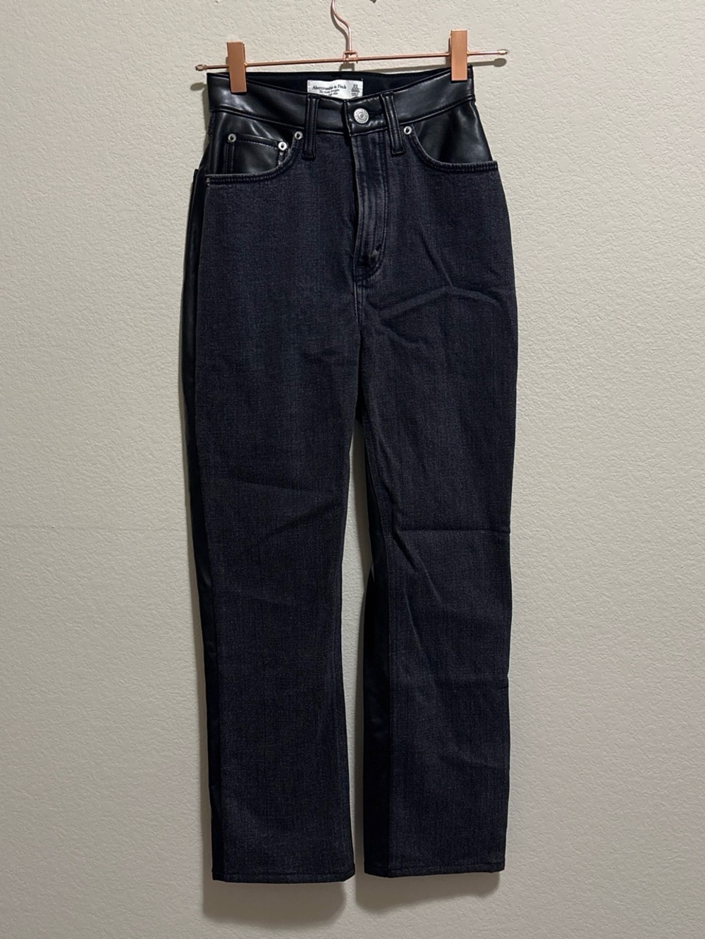 Abercrombie & Fitch Ankle Straight Ultra High Rise Curve pleather pant size 000